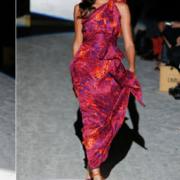 Salvatore Ferragamo Dresses & Skirts - 💜HP🧡Salvatore Ferragamo silk runway dress sz 44